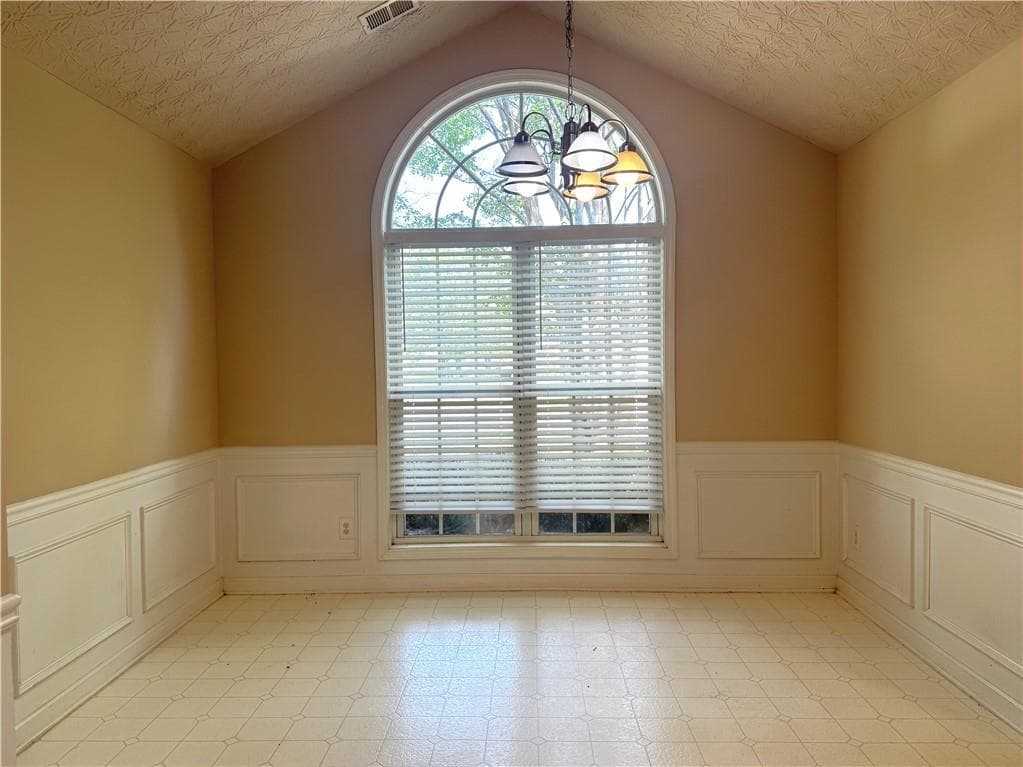 4 bedroom, 3 bathroom, 1,686 sq ft single family residence for rent at 1277 Poison Oak Ct, Lawrenceville, GA 30045 for $2,095 a month — photo 6