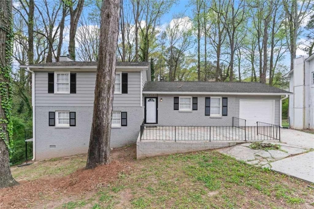 5 bedroom, 3 bathroom, 2,505 sq ft single family residence for sale at 3917 Wedgefield Circle, Decatur, GA 30035 — photo 7