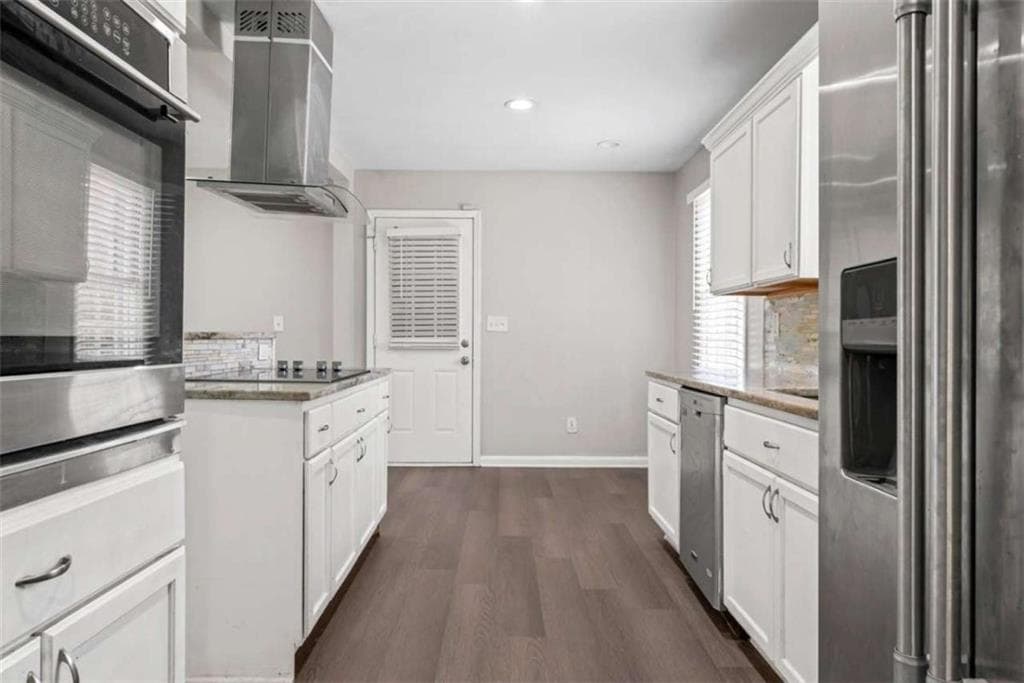 5 bedroom, 3 bathroom, 2,505 sq ft single family residence for sale at 3917 Wedgefield Circle, Decatur, GA 30035 — photo 9
