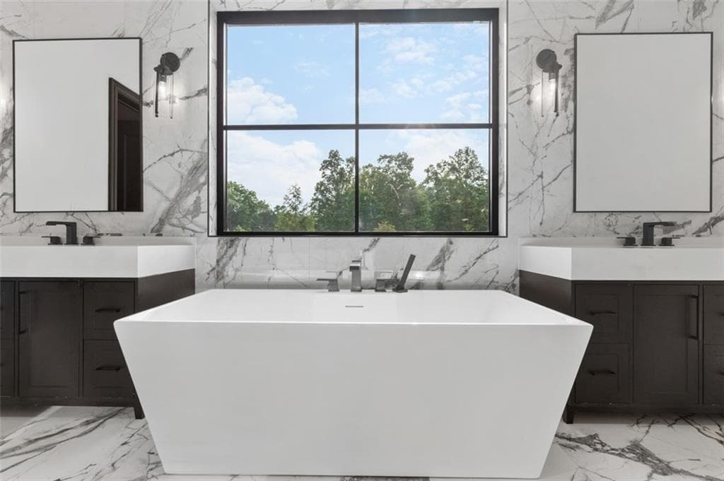 7 bedroom, 10 bathroom, 15,495 sq ft single family residence for sale at 16150 Belford Drive, Milton, GA 30004 — photo 10