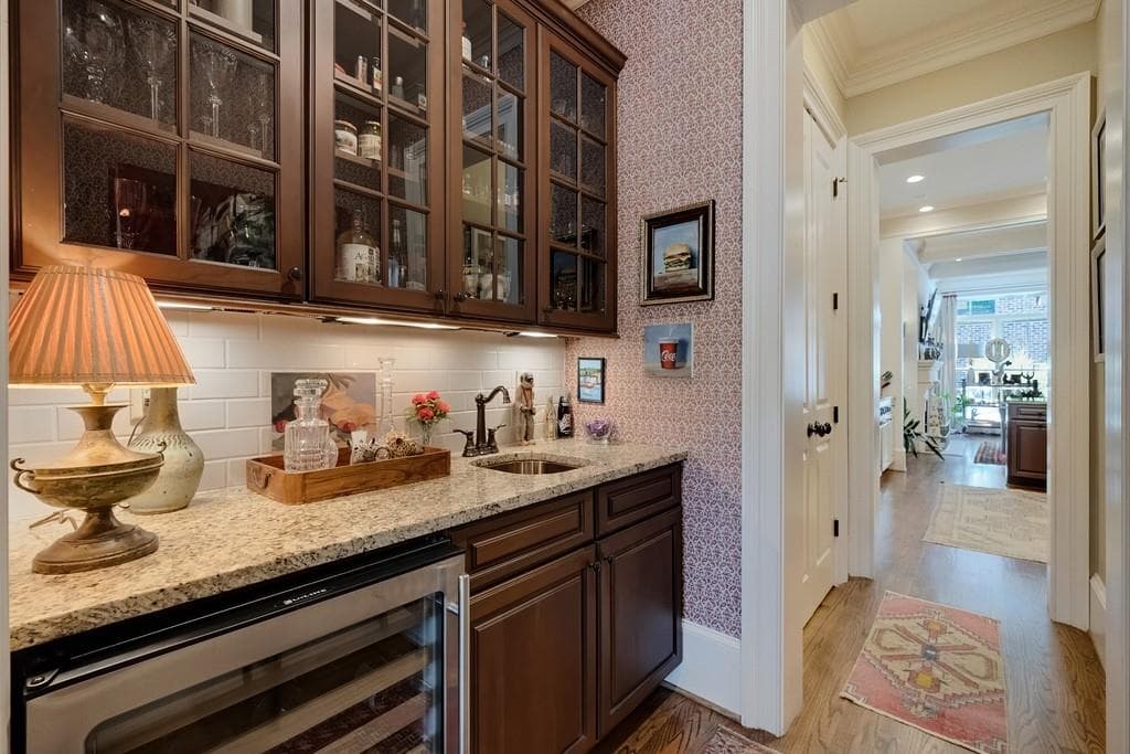 3 bedroom, 4 bathroom, 3,429 sq ft townhouse under contract at 8 Honour Avenue 6, Atlanta, GA 30305 — photo 8