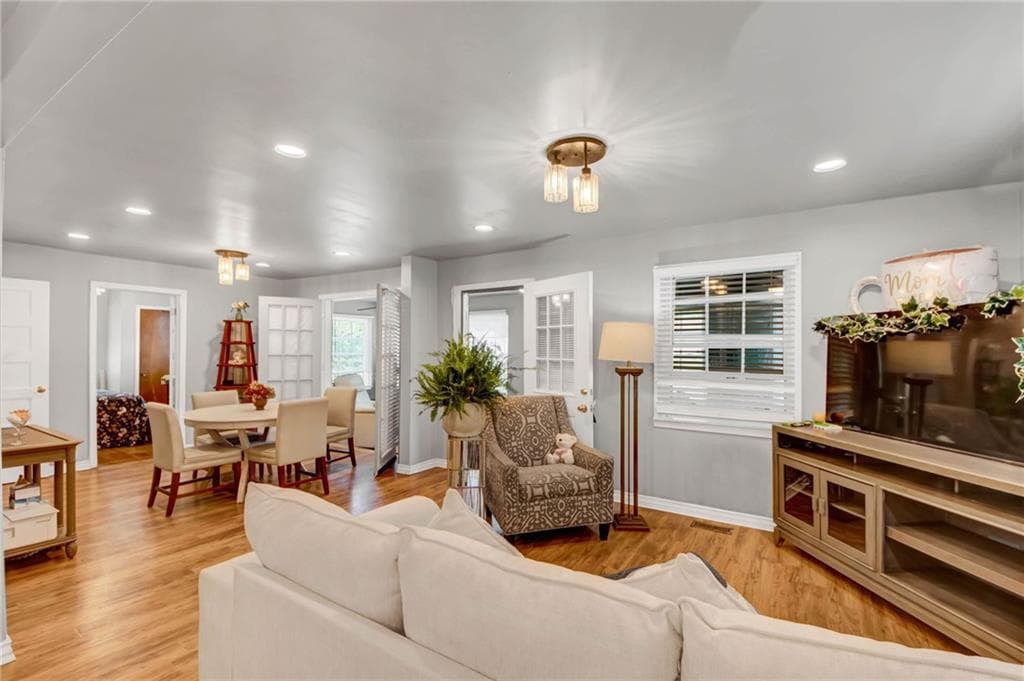 3 bedroom, 3 bathroom, 1,700 sq ft single family residence for sale at 198 Joe Louis Drive, Atlanta, GA 30314 — photo 2
