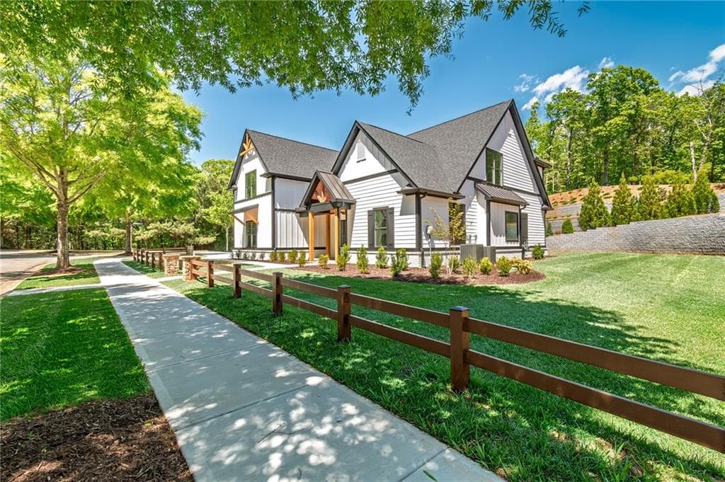 5 bedroom, 5 bathroom, 4,490 sq ft single family residence for sale at 6004 Hemingway Lane, Gainesville, GA 30506 — photo 6