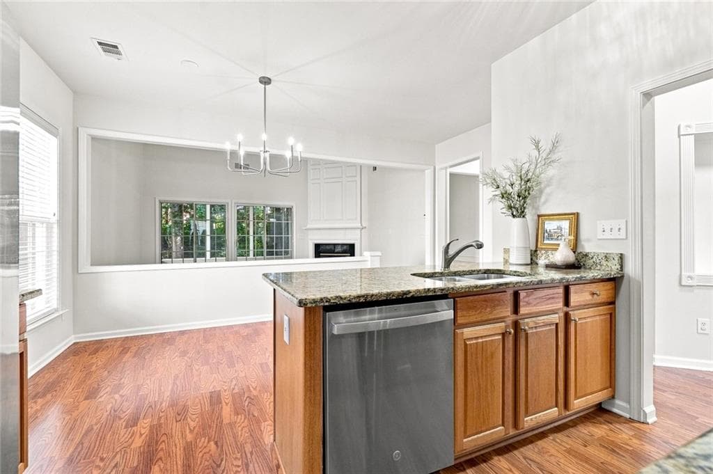 3 bedroom, 3 bathroom, 2,208 sq ft single family residence for sale at 1535 Seneca Avenue, Cumming, GA 30041 — photo 9