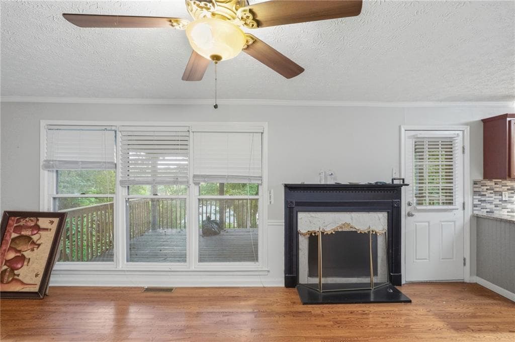 4 bedroom, 2 bathroom, 3,024 sq ft single family residence for sale at 2324 Sussex Court, Snellville, GA 30078 — photo 8