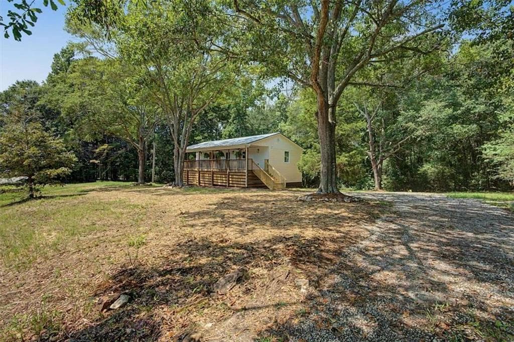 3 bedroom, 3 bathroom, 2,000 sq ft single family residence for sale at 938 Mandeville Road, Carrollton, GA 30117 — photo 3