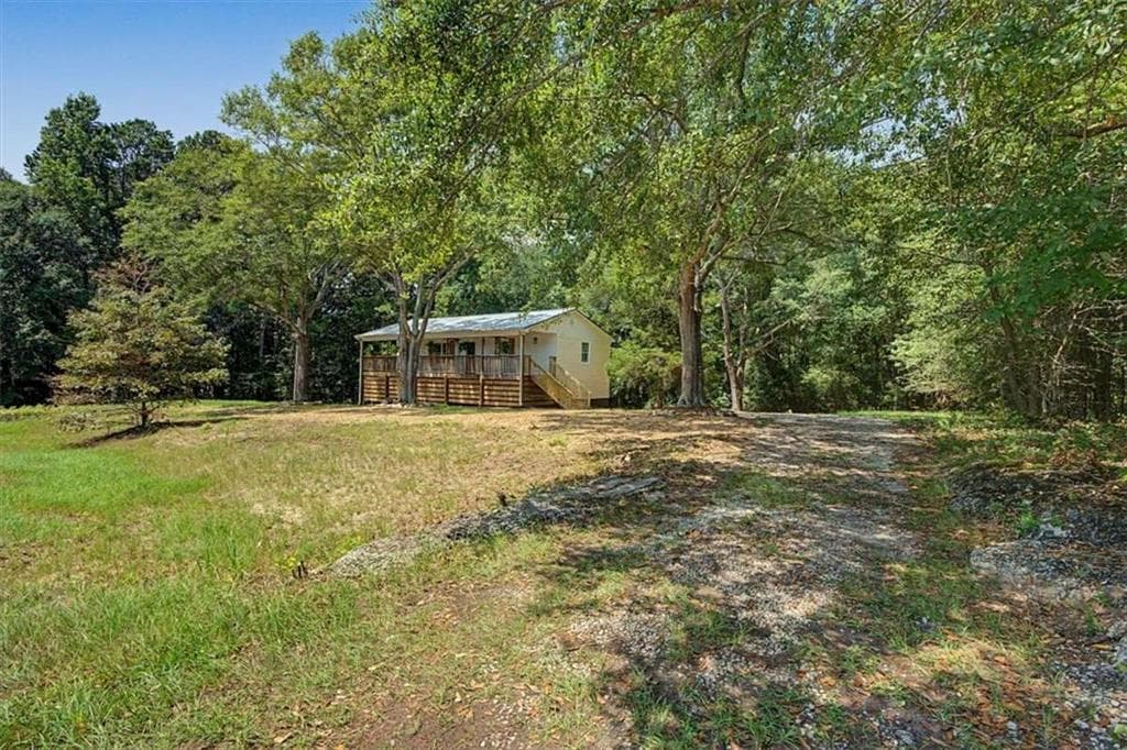 3 bedroom, 3 bathroom, 2,000 sq ft single family residence for sale at 938 Mandeville Road, Carrollton, GA 30117 — photo 4
