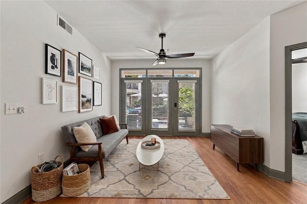 2 bedroom, 2 bathroom, 1,166 sq ft condominium under contract at 390 17th Street 2036, Atlanta, GA 30363 — photo 2