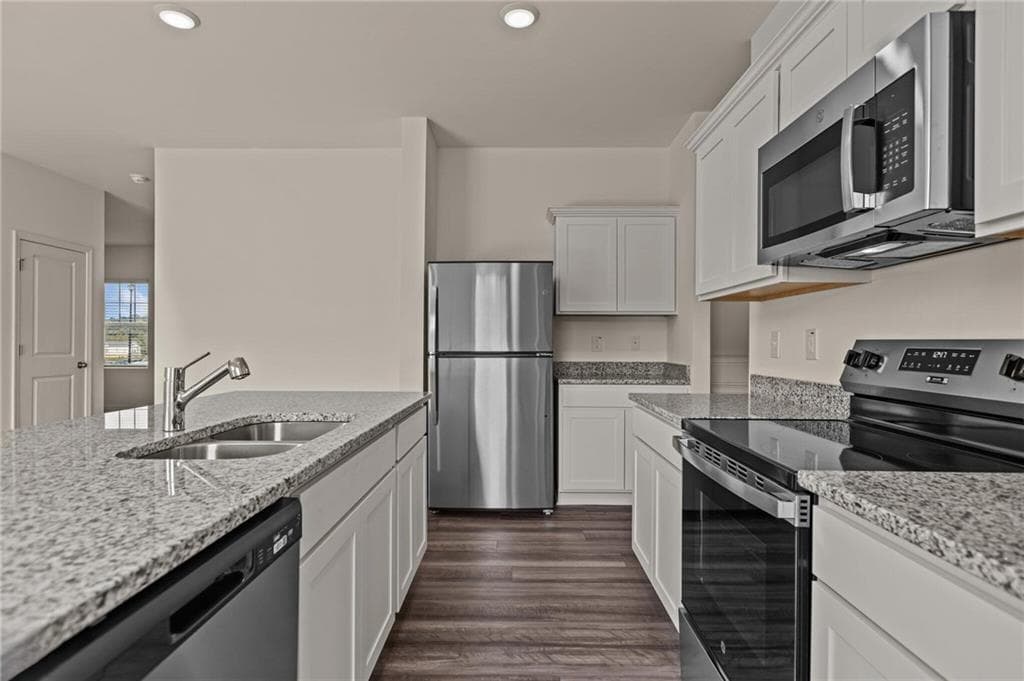 4 bedroom, 3 bathroom, 2,095 sq ft single family residence for sale at 37 Crescent Blvd., Carrollton, GA 30016 — photo 5