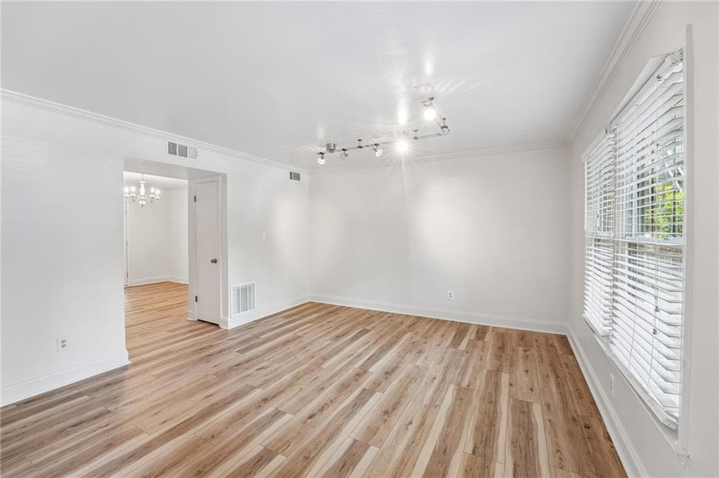 2 bedroom, 2 bathroom, 1,100 sq ft townhouse under contract at 39 Cantey Place, Atlanta, GA 30327 — photo 3