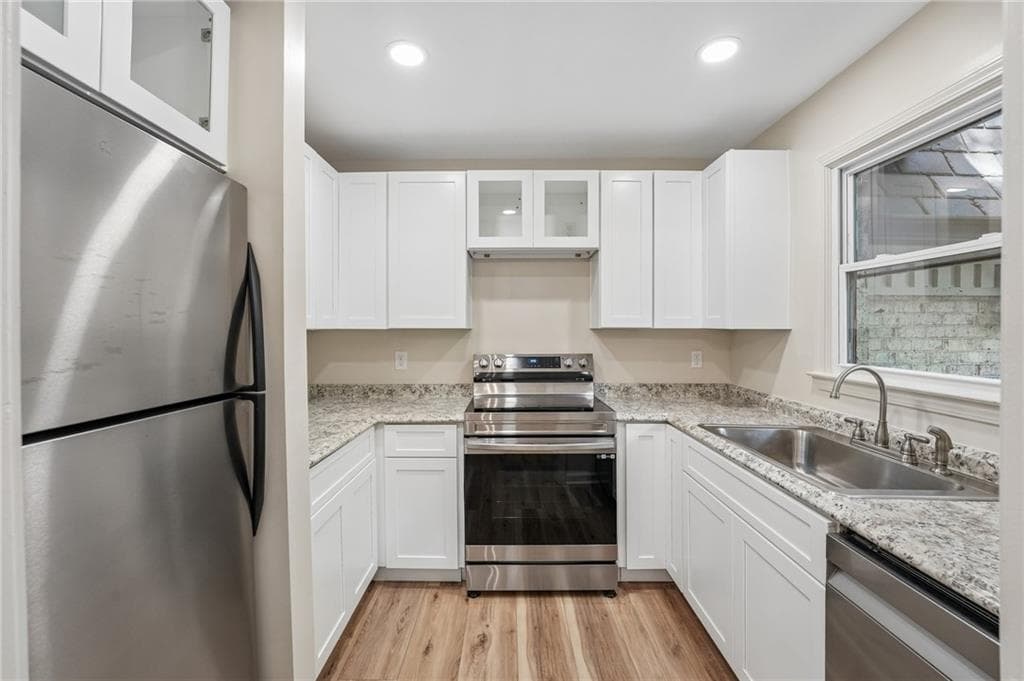 2 bedroom, 2 bathroom, 1,100 sq ft townhouse under contract at 39 Cantey Place, Atlanta, GA 30327 — photo 6