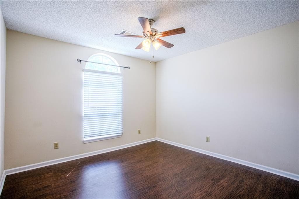 3 bedroom, 2 bathroom, 1,315 sq ft single family residence under contract at 7216 New Dale Road, Rex, GA 30273 — photo 9