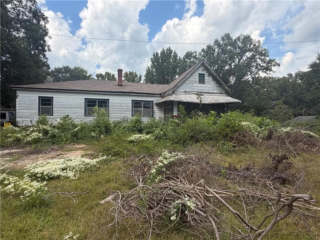 4 bedroom, 2 bathroom, 2,098 sq ft single family residence under contract at 6 Richard Allen Drive, Newnan, GA 30263 — photo 2