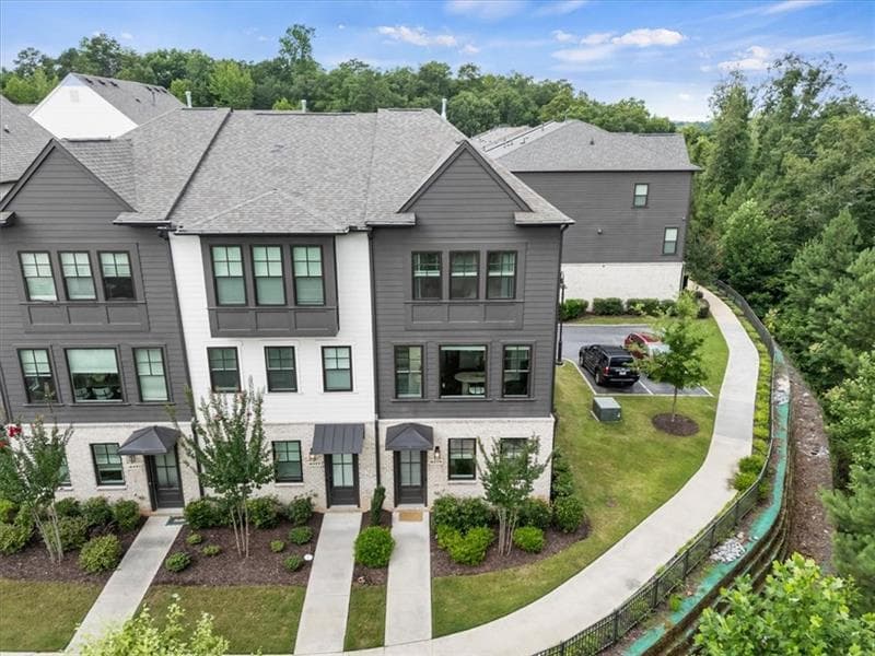 3 bedroom, 4 bathroom, 2,009 sq ft townhouse for sale at 6579 Beacon Drive 327, Sandy Springs, GA 30328 — photo 5