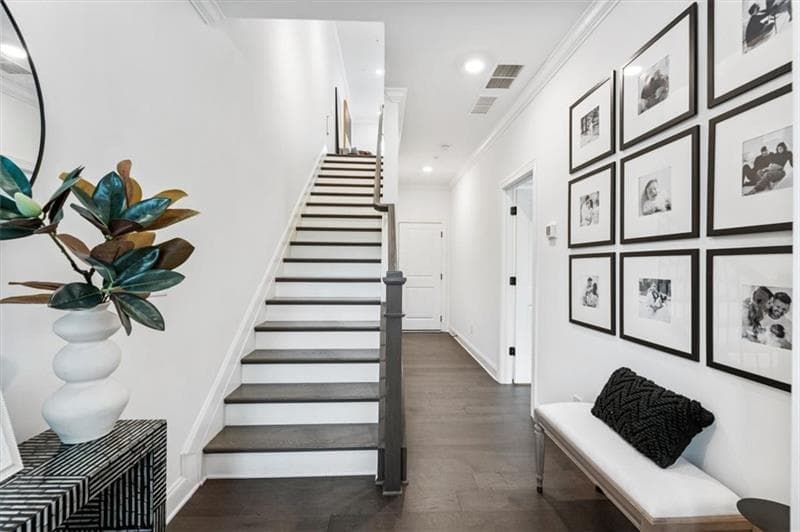 3 bedroom, 4 bathroom, 2,009 sq ft townhouse for sale at 6579 Beacon Drive 327, Sandy Springs, GA 30328 — photo 7