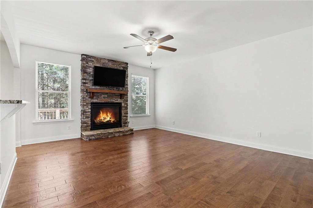 5 bedroom, 4 bathroom, 3,620 sq ft single family residence for sale at 4010 Village Estates Court, Cumming, GA 30040 — photo 3
