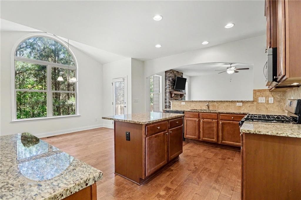 5 bedroom, 4 bathroom, 3,620 sq ft single family residence for sale at 4010 Village Estates Court, Cumming, GA 30040 — photo 5