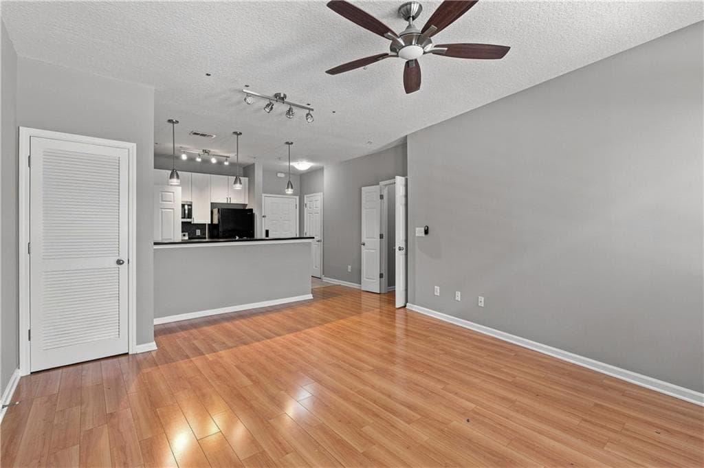 1 bedroom, 1 bathroom, 700 sq ft condominium for sale at 400 17th Street 1247, Atlanta, GA 30363 — photo 8