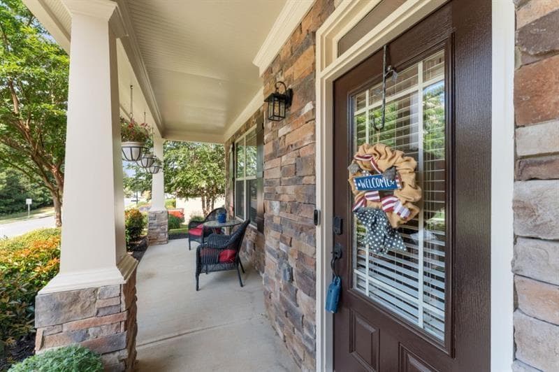 6 bedroom, 4 bathroom, 3,728 sq ft single family residence under contract at 407 Riverwalk Manor Drive, Dallas, GA 30132 — photo 7