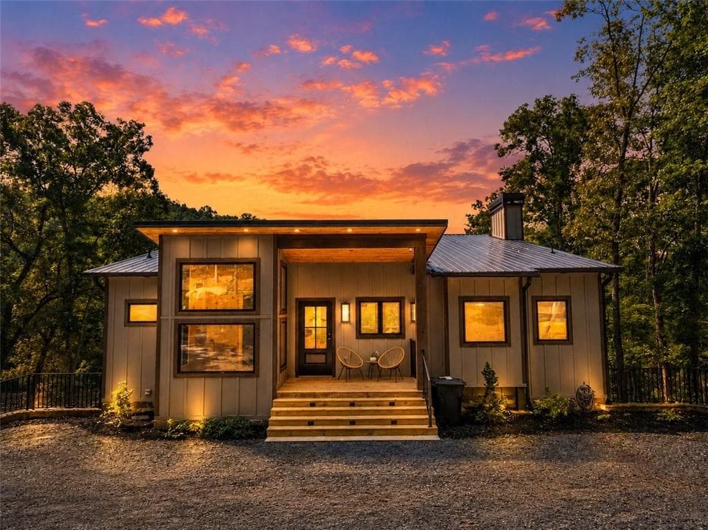 4 bedroom, 4 bathroom, 2,008 sq ft single family residence for sale at 161 River Rock Lane, Blue Ridge, GA 30513