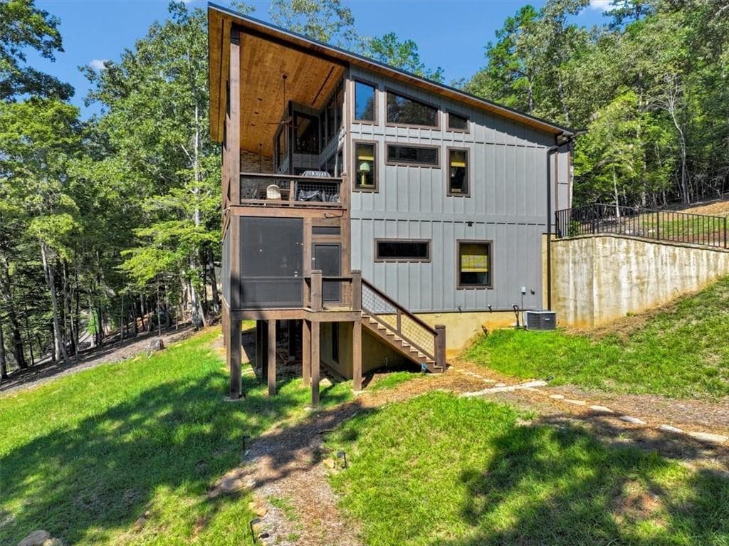 4 bedroom, 4 bathroom, 2,008 sq ft single family residence for sale at 161 River Rock Lane, Blue Ridge, GA 30513 — photo 5