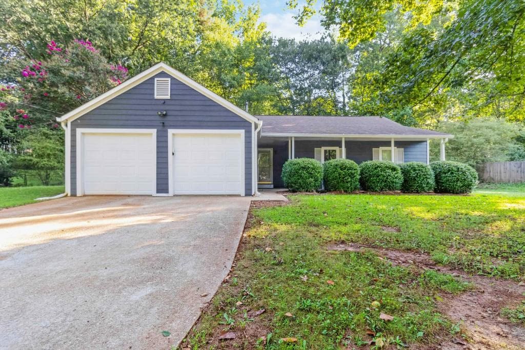 3 bedroom, 2 bathroom, 1,494 sq ft single family residence under contract at 3820 Forsythia Way, Douglasville, GA 30135