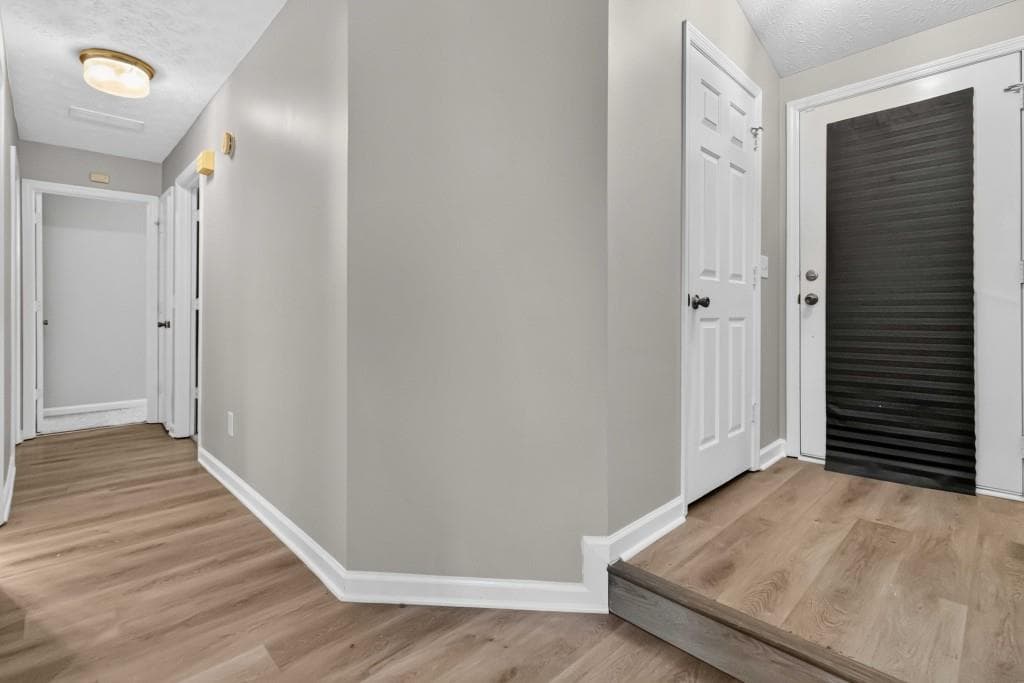 3 bedroom, 2 bathroom, 1,494 sq ft single family residence under contract at 3820 Forsythia Way, Douglasville, GA 30135 — photo 4