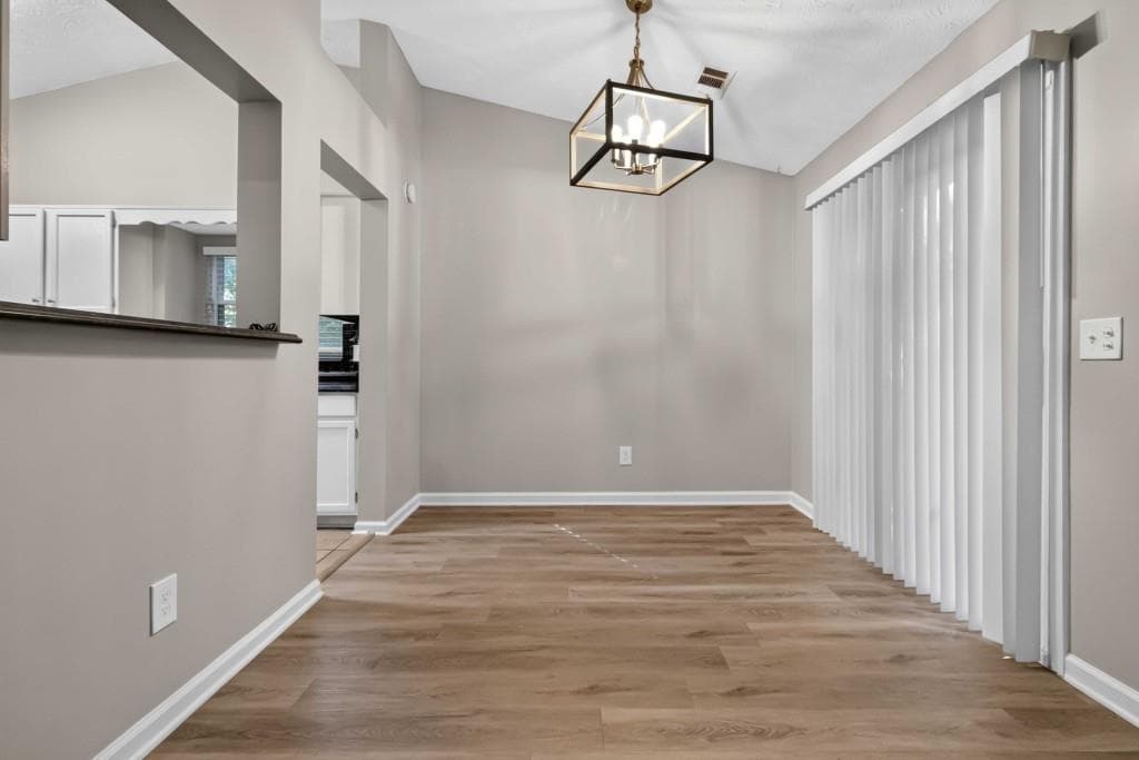 3 bedroom, 2 bathroom, 1,494 sq ft single family residence under contract at 3820 Forsythia Way, Douglasville, GA 30135 — photo 9