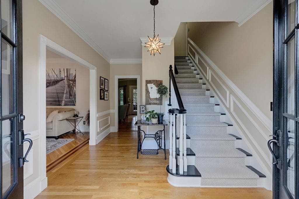 6 bedroom, 5 bathroom, 5,446 sq ft single family residence under contract at 4728 Stirling Court, Marietta, GA 30068 — photo 2