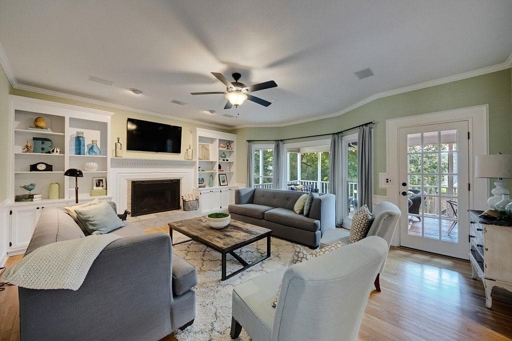 6 bedroom, 5 bathroom, 5,446 sq ft single family residence under contract at 4728 Stirling Court, Marietta, GA 30068 — photo 5