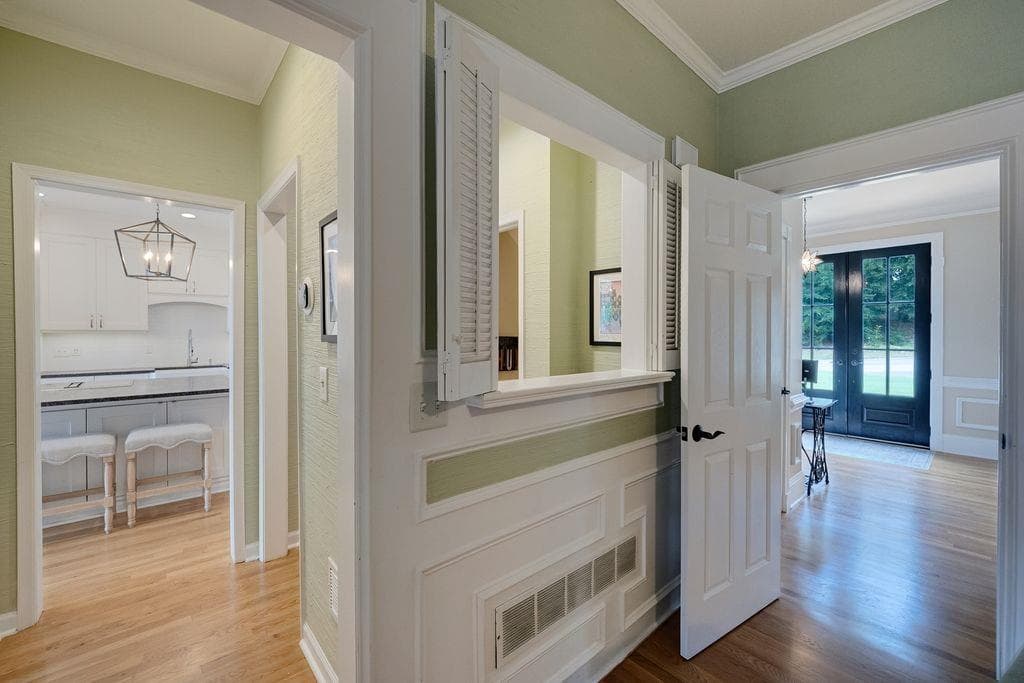 6 bedroom, 5 bathroom, 5,446 sq ft single family residence under contract at 4728 Stirling Court, Marietta, GA 30068 — photo 7