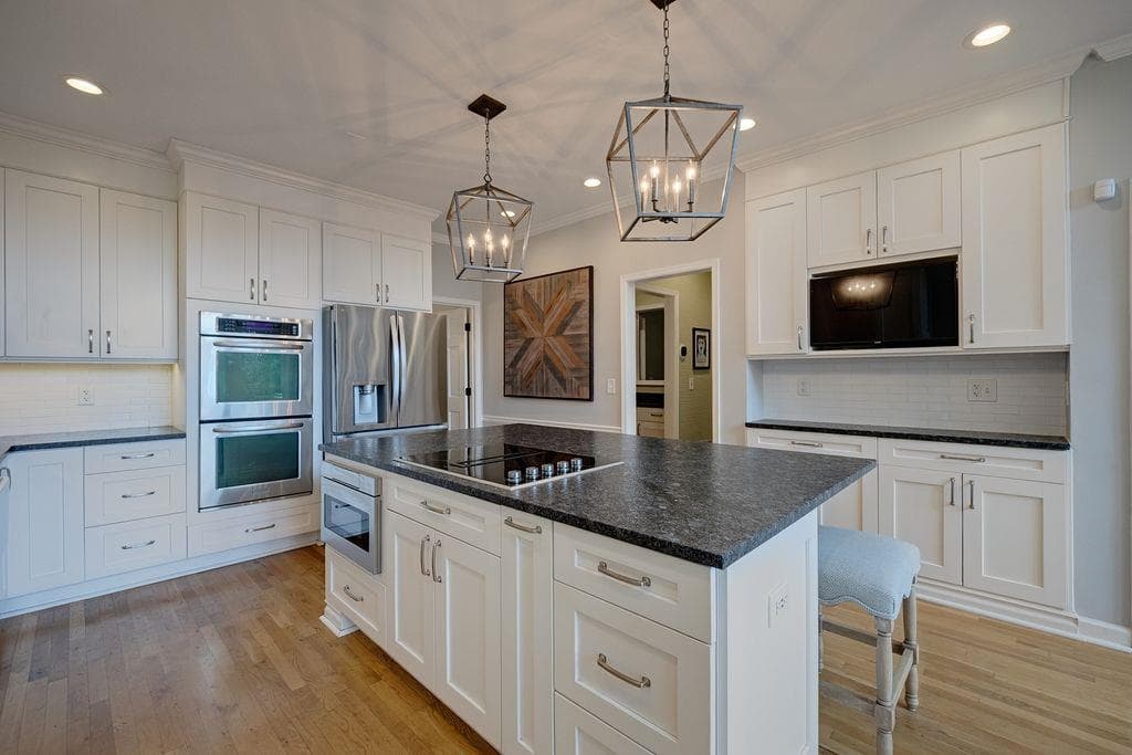 6 bedroom, 5 bathroom, 5,446 sq ft single family residence under contract at 4728 Stirling Court, Marietta, GA 30068 — photo 10