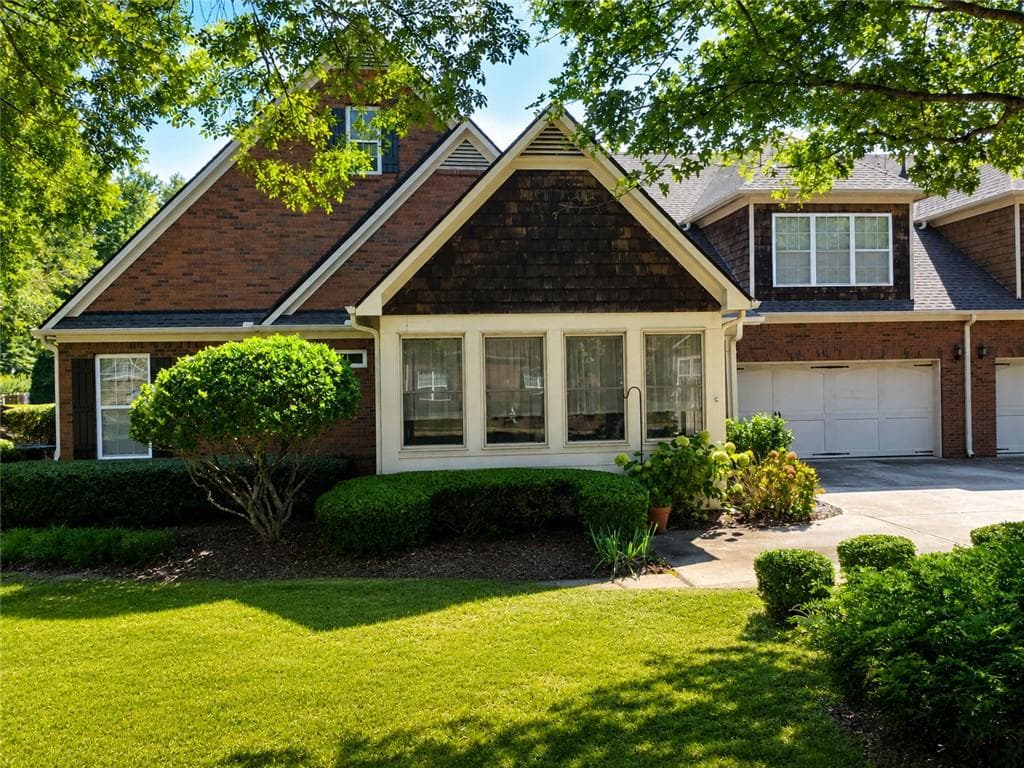 3 bedroom, 3 bathroom, 1,698 sq ft condominium for sale at 1602 Haven Circle, Douglasville, GA 30135