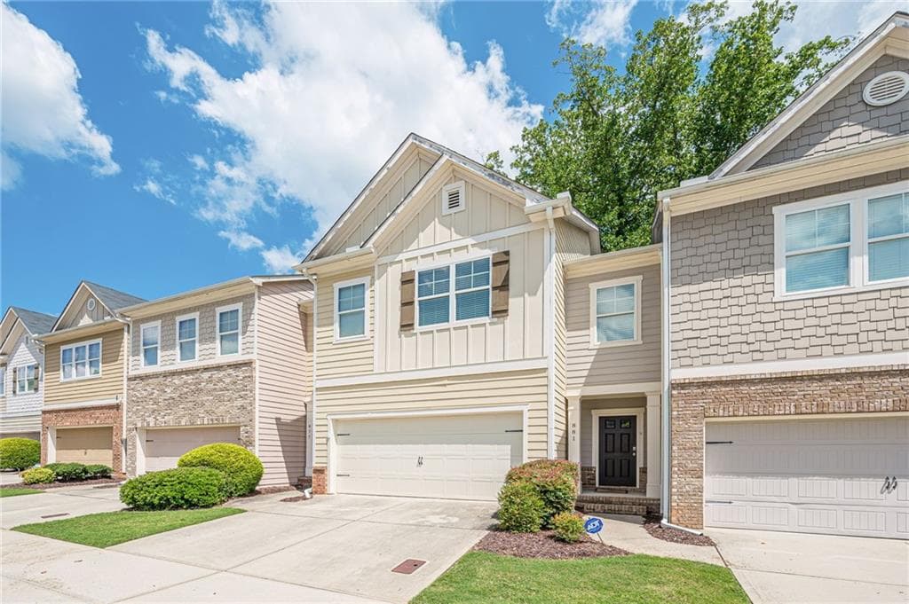 3 bedroom, 3 bathroom, 2,527 sq ft townhouse for sale at 877 Whittington Parkway, Marietta, GA 30060 — photo 3