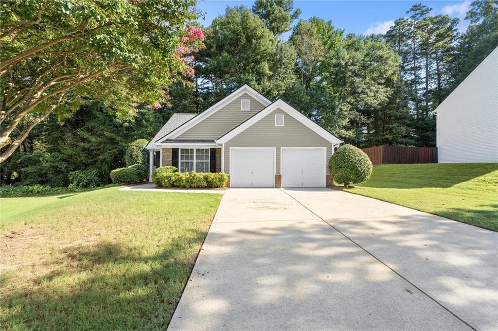 3 bedroom, 2 bathroom, 1,298 sq ft single family residence for sale at 1421 Pine Acre Drive, Sugar Hill, GA 30518 — photo 1 of 37