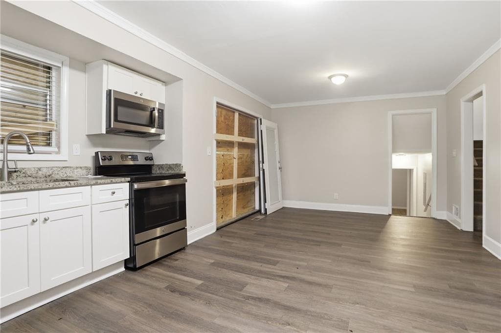4 bedroom, 2 bathroom, 2,049 sq ft single family residence for sale at 2572 Glenrock Drive, Decatur, GA 30032 — photo 10