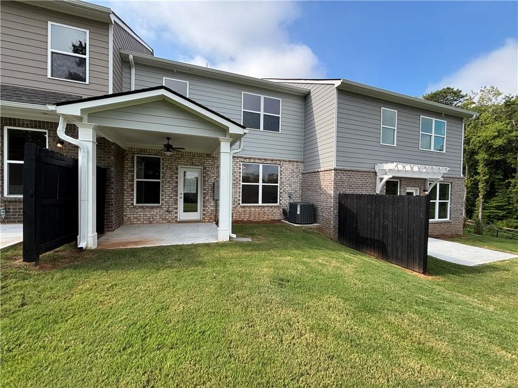 3 bedroom, 3 bathroom, 1,918 sq ft townhouse under contract at 3552 Birdstone Drive LOT 23, Decatur, GA 30032 — photo 3