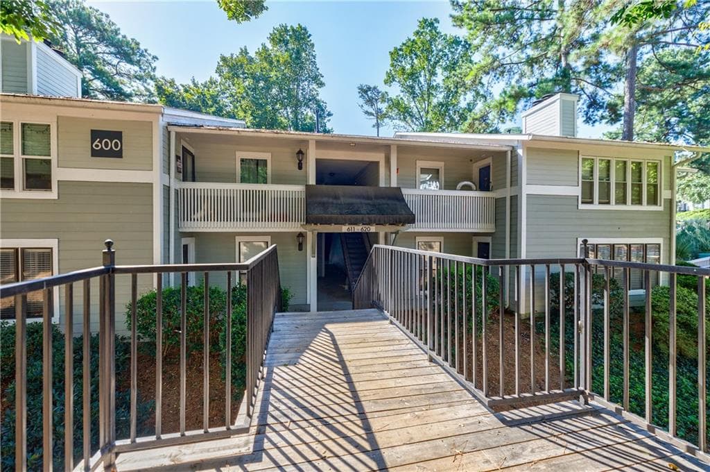 2 bedroom, 2 bathroom, 1,280 sq ft condominium for rent at 613 Summit North Drive 613, Atlanta, GA 30324 for $1,800 a month — photo 2