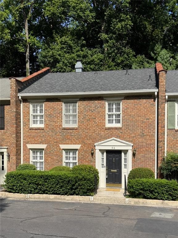 3 bedroom, 3 bathroom, 1,612 sq ft townhouse for sale at 70 Old Ivy Road 56, Atlanta, GA 30342 — photo 1 of 16