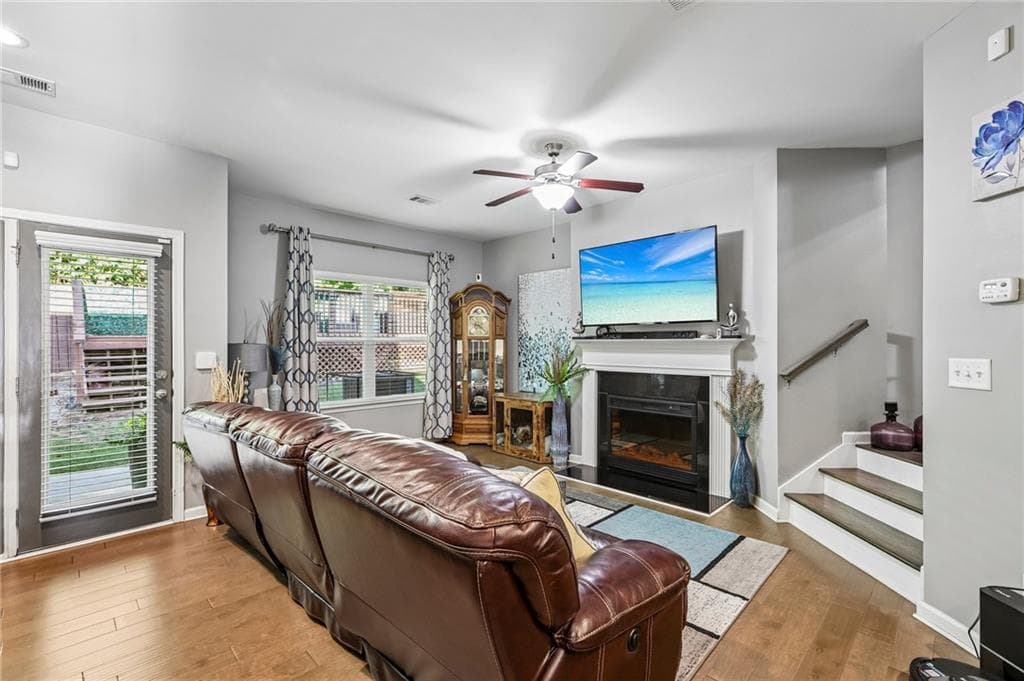 3 bedroom, 3 bathroom, 1,596 sq ft townhouse for sale at 2213 Triple Crown Lane, Lithonia, GA 30058 — photo 4