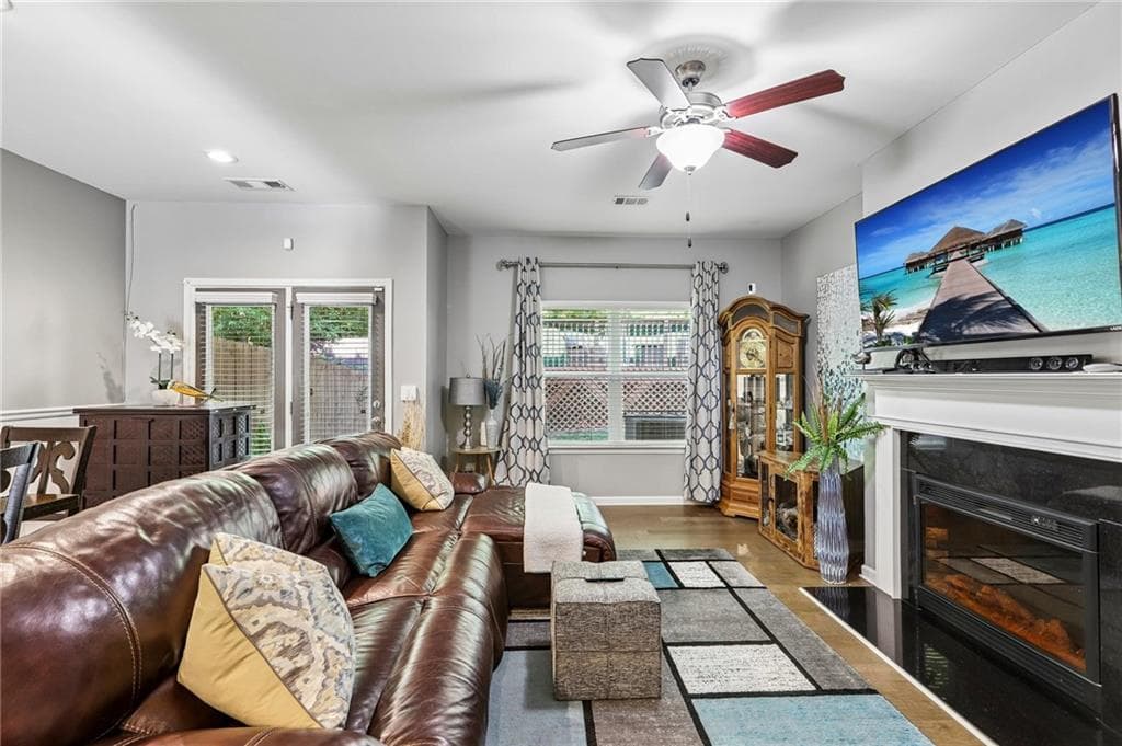 3 bedroom, 3 bathroom, 1,596 sq ft townhouse for sale at 2213 Triple Crown Lane, Lithonia, GA 30058 — photo 5