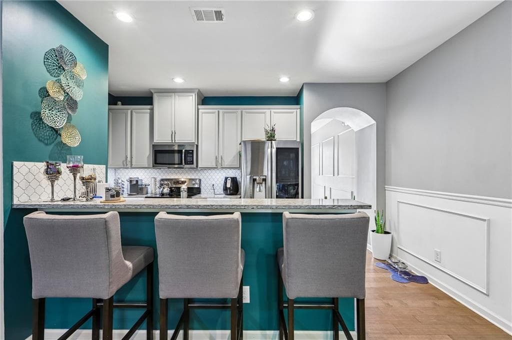 3 bedroom, 3 bathroom, 1,596 sq ft townhouse for sale at 2213 Triple Crown Lane, Lithonia, GA 30058 — photo 9