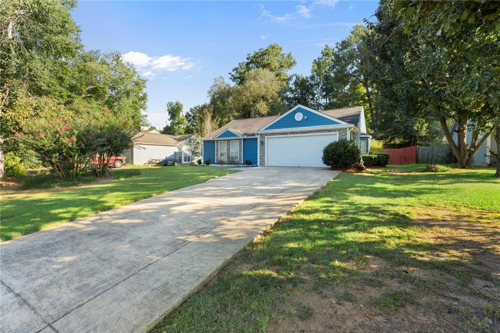 3 bedroom, 2 bathroom, 1,463 sq ft single family residence under contract at 10952 Morning Dove Drive, Hampton, GA 30228 — photo 4