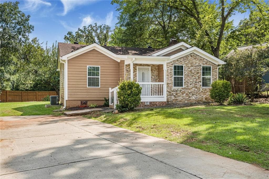 2 bedroom, 2 bathroom, 1,356 sq ft single family residence for sale at 1194 Barnes Mill Road, Marietta, GA 30062 — photo 3