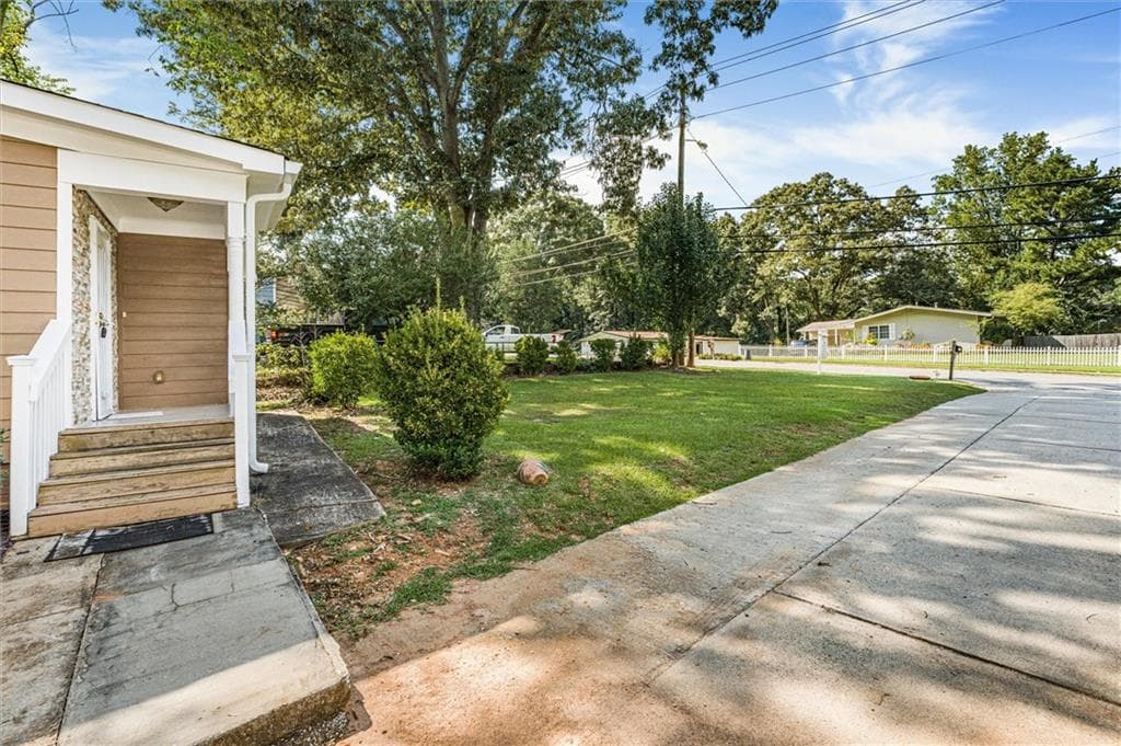 2 bedroom, 2 bathroom, 1,356 sq ft single family residence for sale at 1194 Barnes Mill Road, Marietta, GA 30062 — photo 7