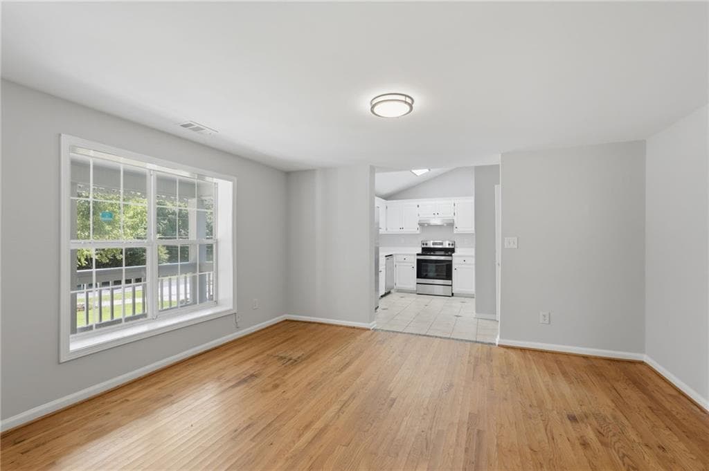 3 bedroom, 2 bathroom, 1,321 sq ft single family residence under contract at 140 N Alexander Street, Buford, GA 30518 — photo 9
