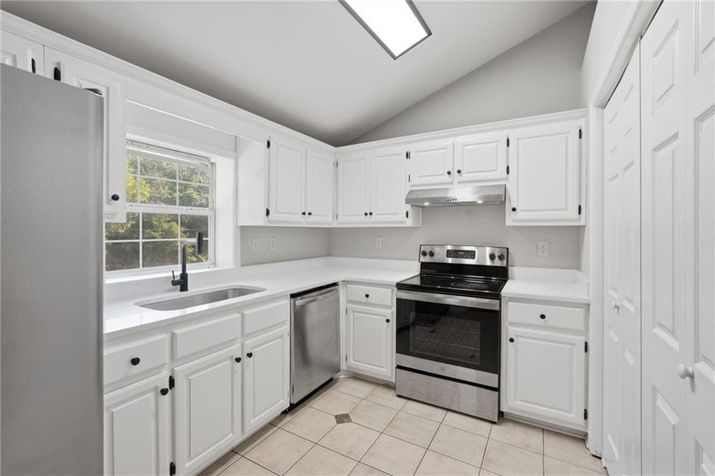 3 bedroom, 2 bathroom, 1,321 sq ft single family residence under contract at 140 N Alexander Street, Buford, GA 30518 — photo 10