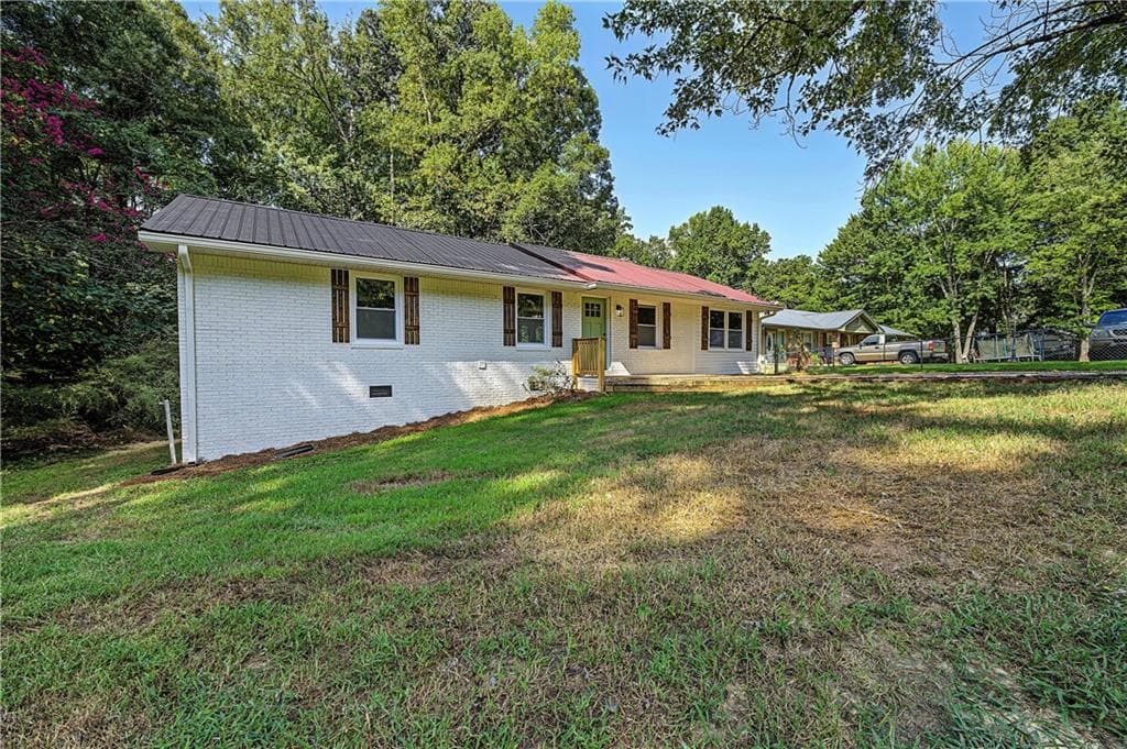 3 bedroom, 2 bathroom, 1,234 sq ft single family residence under contract at 397 Highway 212, Covington, GA 30016 — photo 3