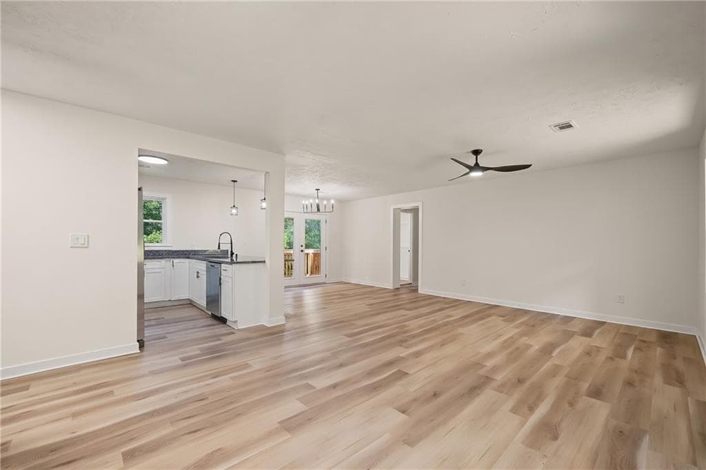3 bedroom, 2 bathroom, 1,234 sq ft single family residence under contract at 397 Highway 212, Covington, GA 30016 — photo 4