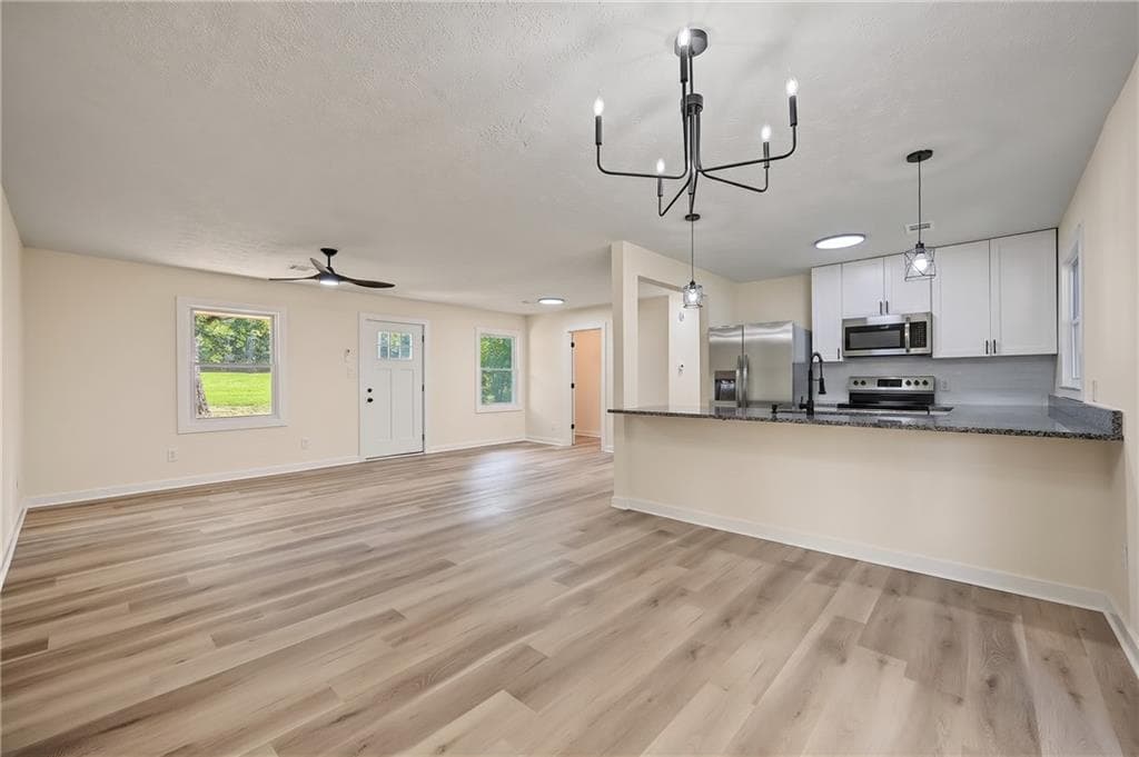 3 bedroom, 2 bathroom, 1,234 sq ft single family residence under contract at 397 Highway 212, Covington, GA 30016 — photo 5